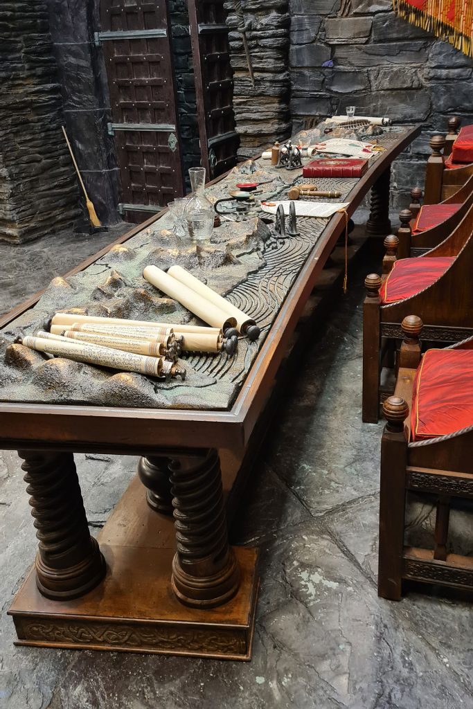 set dec furniture